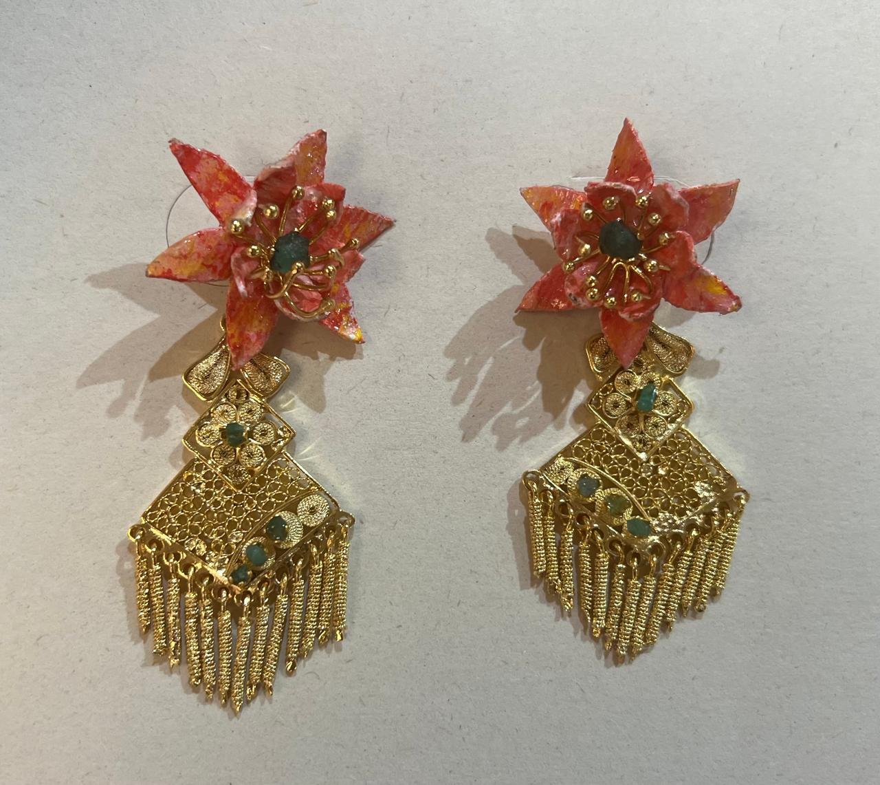 Aretes Flor Salmón con Flecos